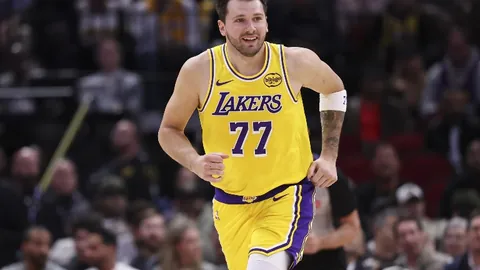 北京队遭浙江逆转，方硕得分低迷，周琦缺席，三分球命中率惨淡